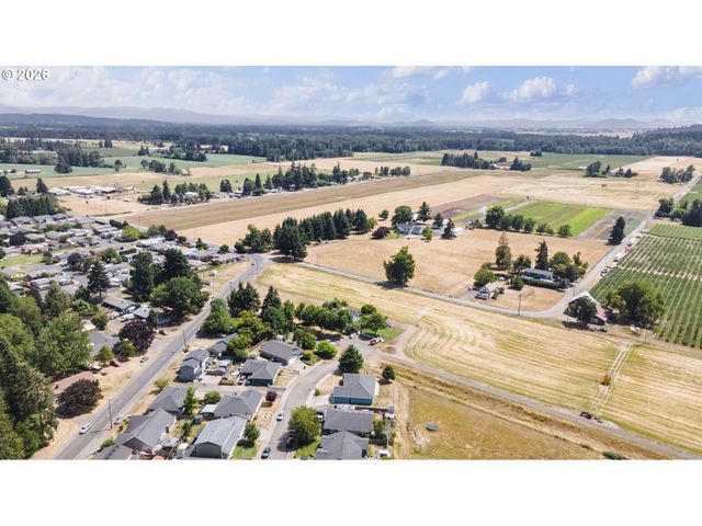 904 Isabel Dr, Jefferson, OR 97352