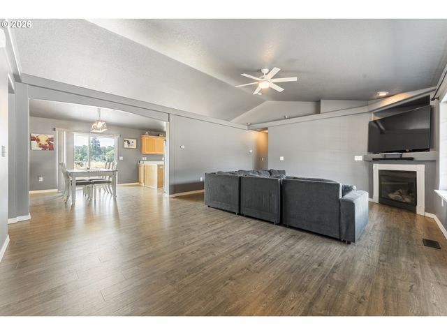 904 Isabel Dr, Jefferson, OR 97352