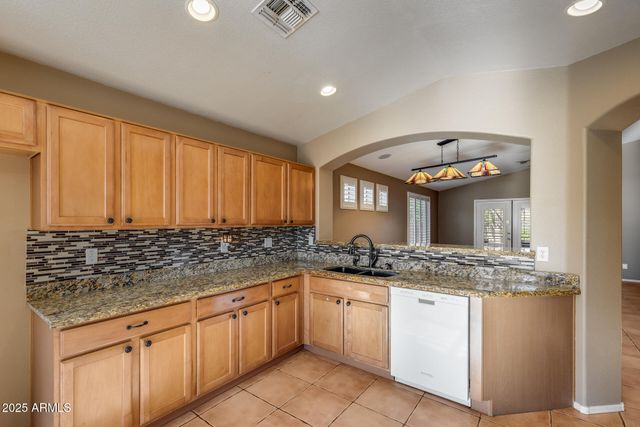 10588 E DUTCHMANS Trail, Gold Canyon, AZ 85118