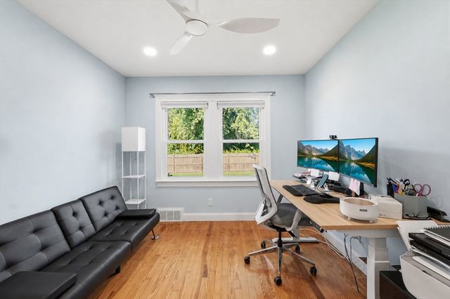 7 Pincushion Rd, Framingham, MA 01702
