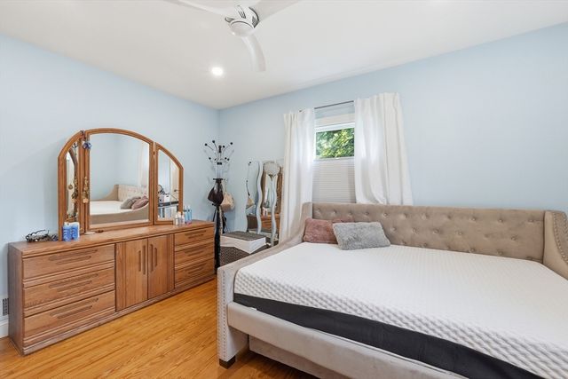 7 Pincushion Rd, Framingham, MA 01702