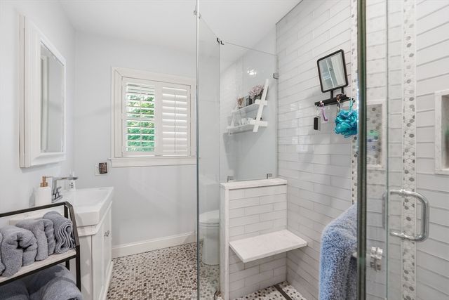 7 Pincushion Rd, Framingham, MA 01702