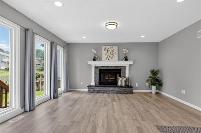 724 N Plum Rose Drive, Liberty, MO 64068