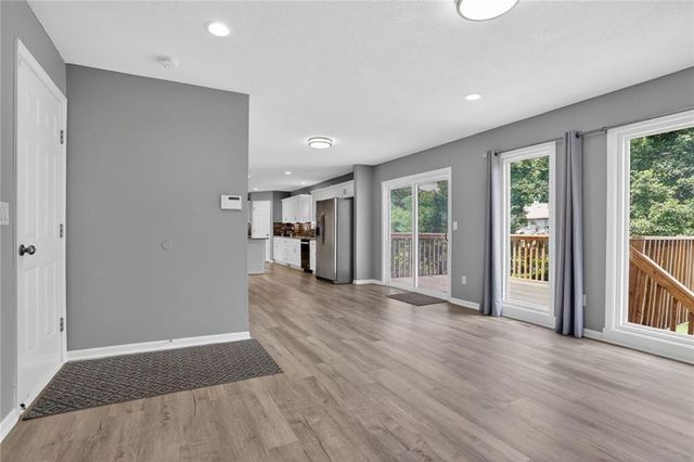724 N Plum Rose Drive, Liberty, MO 64068