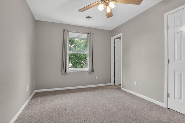 724 N Plum Rose Drive, Liberty, MO 64068