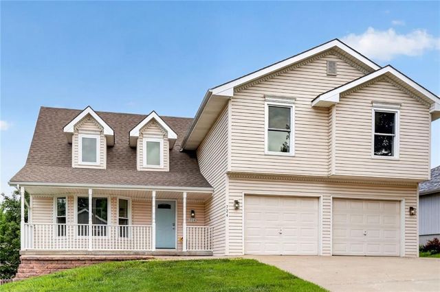 724 N Plum Rose Drive, Liberty, MO 64068