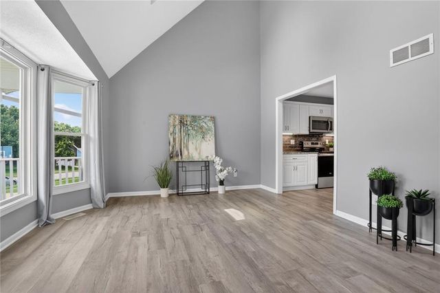 724 N Plum Rose Drive, Liberty, MO 64068