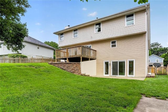 724 N Plum Rose Drive, Liberty, MO 64068