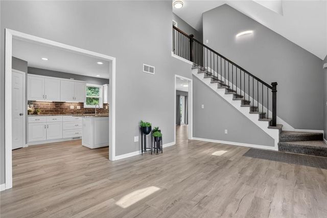 724 N Plum Rose Drive, Liberty, MO 64068