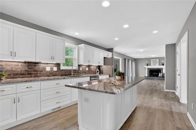 724 N Plum Rose Drive, Liberty, MO 64068