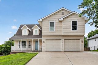 724 N Plum Rose Drive, Liberty, MO 64068