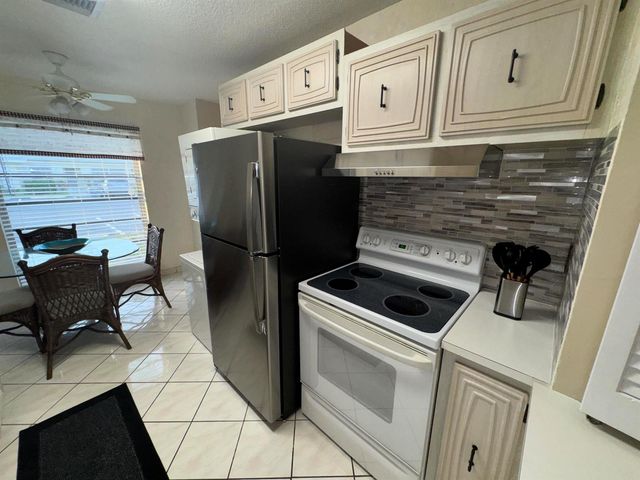 13731 Flora Place C, Delray Beach, FL 33484