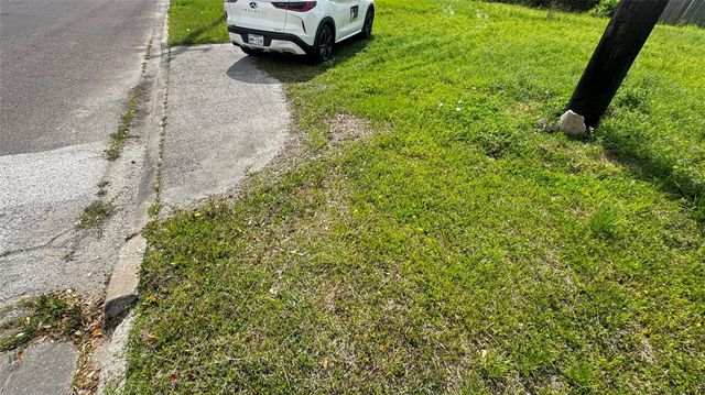 2109 W Texas Avenue, Baytown, TX 77520