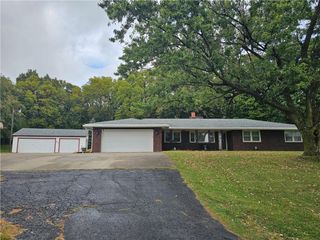 411 Cook Rd Road, St Joseph, MO 64505