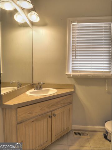 172 Beacon Hill Drive, Cleveland, GA 30528