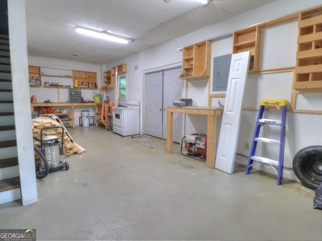 172 Beacon Hill Drive, Cleveland, GA 30528