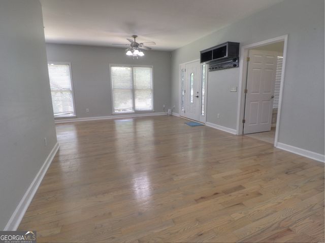 172 Beacon Hill Drive, Cleveland, GA 30528
