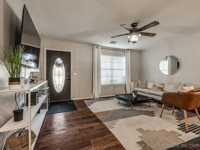 17104 S Memorial Drive, Bixby, OK 74008