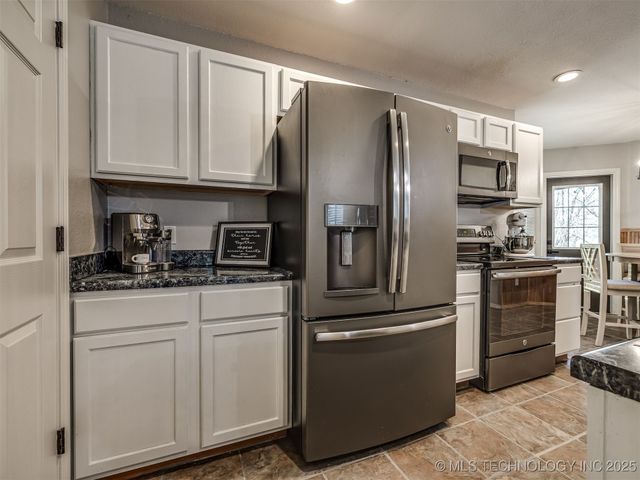 17104 S Memorial Drive, Bixby, OK 74008