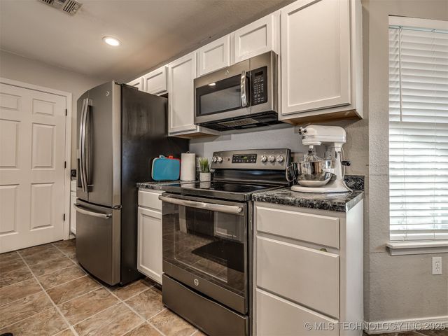 17104 S Memorial Drive, Bixby, OK 74008