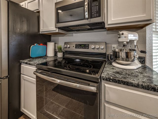 17104 S Memorial Drive, Bixby, OK 74008