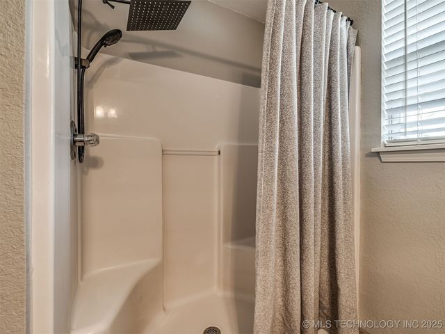 17104 S Memorial Drive, Bixby, OK 74008