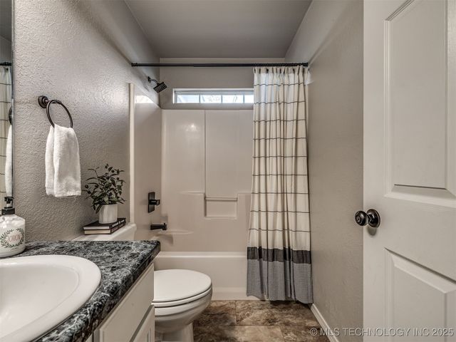 17104 S Memorial Drive, Bixby, OK 74008