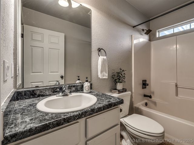 17104 S Memorial Drive, Bixby, OK 74008