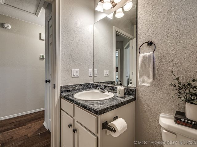 17104 S Memorial Drive, Bixby, OK 74008