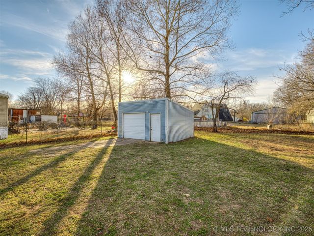 17104 S Memorial Drive, Bixby, OK 74008