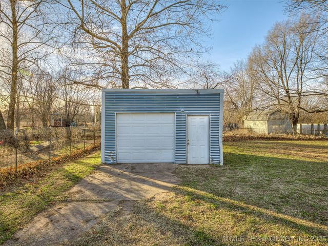 17104 S Memorial Drive, Bixby, OK 74008
