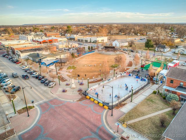 17104 S Memorial Drive, Bixby, OK 74008