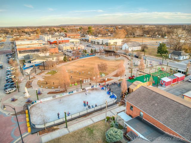 17104 S Memorial Drive, Bixby, OK 74008