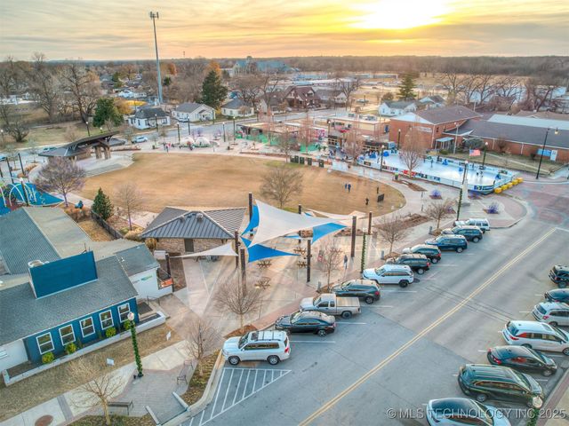 17104 S Memorial Drive, Bixby, OK 74008