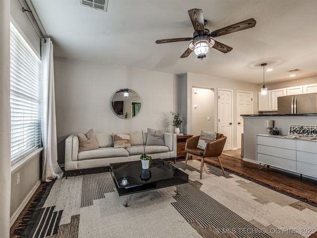 17104 S Memorial Drive, Bixby, OK 74008