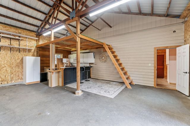 69550 Deer Ridge Road, Sisters, OR 97759