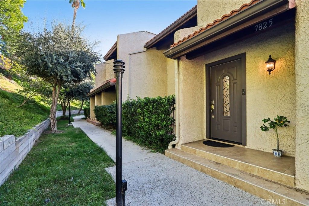 7825 Via Cassano, Burbank, CA 91504