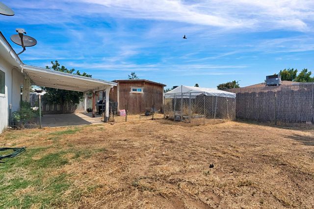 4590 N Hughes Avenue, Fresno, CA 93705