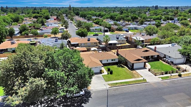 4590 N Hughes Avenue, Fresno, CA 93705