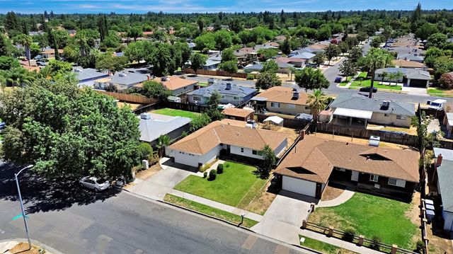 4590 N Hughes Avenue, Fresno, CA 93705