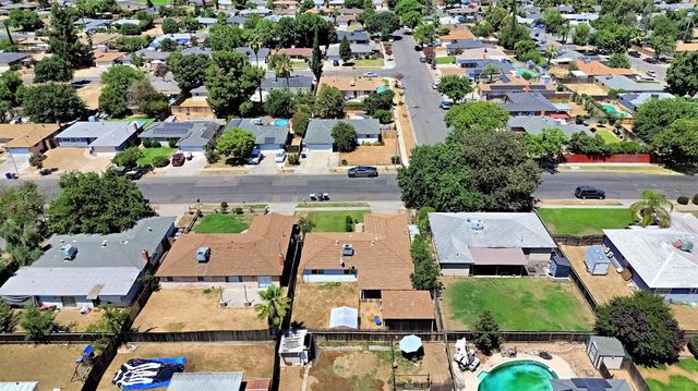 4590 N Hughes Avenue, Fresno, CA 93705