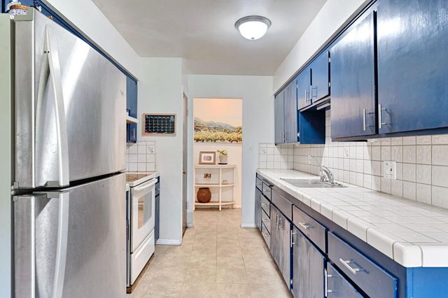4590 N Hughes Avenue, Fresno, CA 93705