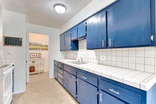 4590 N Hughes Avenue, Fresno, CA 93705
