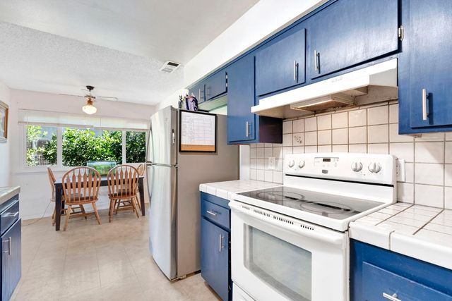 4590 N Hughes Avenue, Fresno, CA 93705