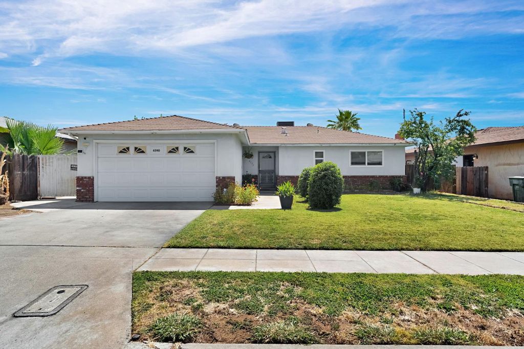 4590 N Hughes Avenue, Fresno, CA 93705