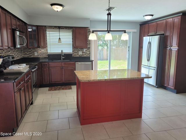 435 S Courtenay Parkway, Merritt Island, FL 32952