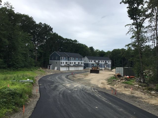 299 Quincy St, Building 3 1, Holbrook, MA 02343