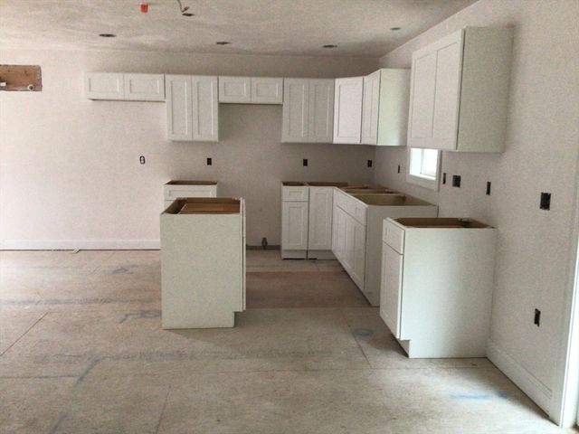 299 Quincy St, Building 3 1, Holbrook, MA 02343