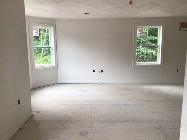 299 Quincy St, Building 3 1, Holbrook, MA 02343