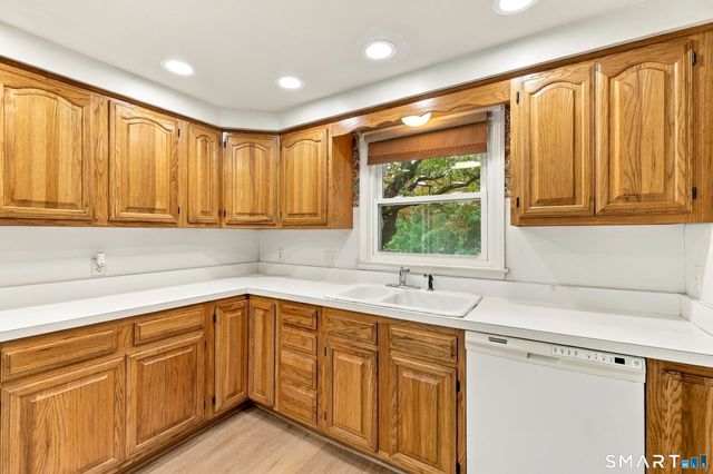 47 Baldwin Road, Manchester, CT 06042